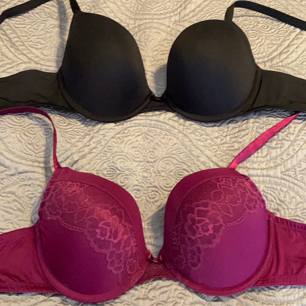 SOLD SOLD 2 Maidenform Bras 38B(SOLD)